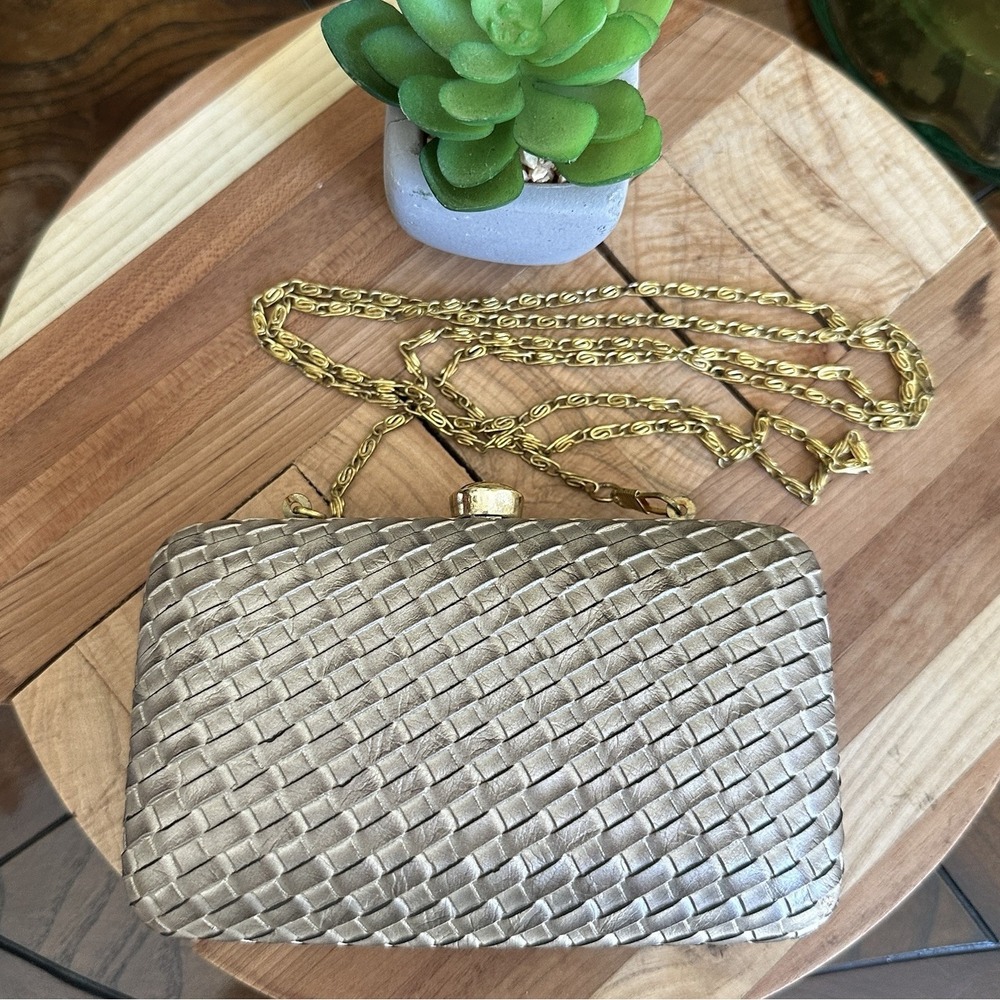 Vintage Bamboo Trading Co Beige Woven Clutch Evening Purse 6 Inch‎ Gold Chain